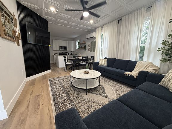 2nd image of 113 E Mistletoe Ave #1101