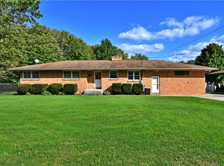 5398 Lakeview Rd, Cortland, OH 44410