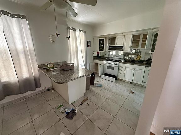 2nd image of 39 Grand Street