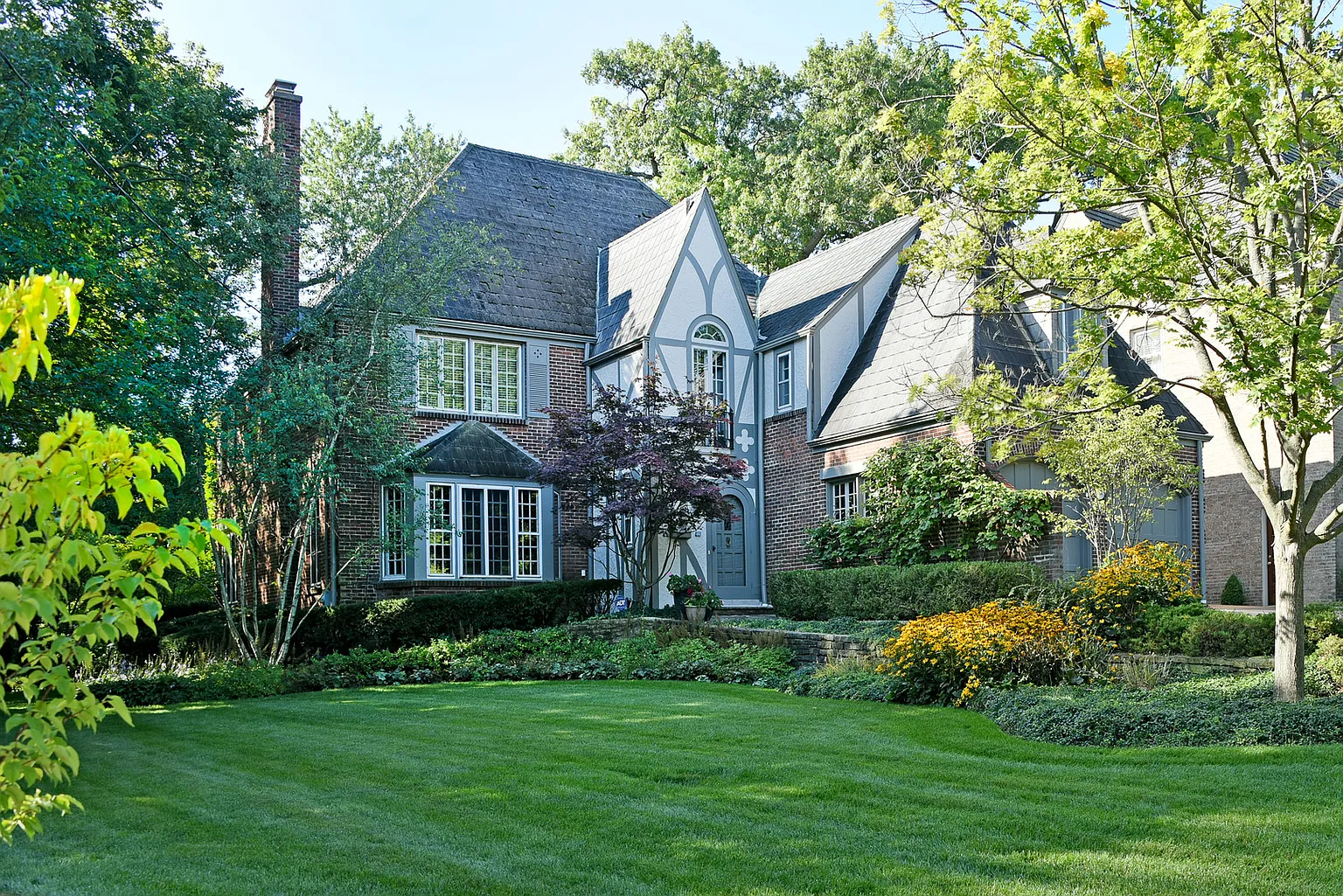 576 Hill Ter photo 1