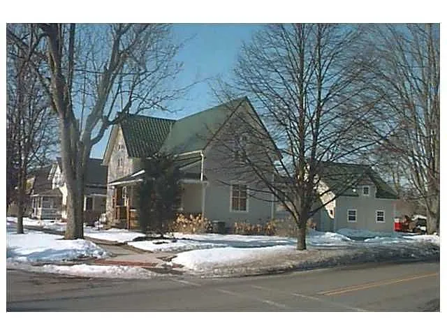 101 W Cornelia St photo 1