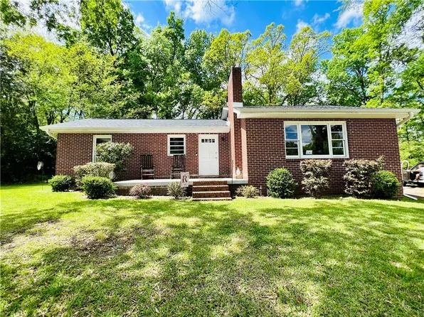 106 Moore St, Abbeville, SC 29620