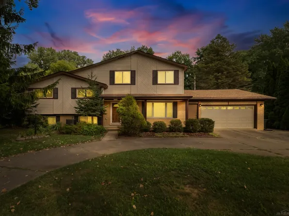 53346 Ruann Dr, Shelby Township, MI 48316