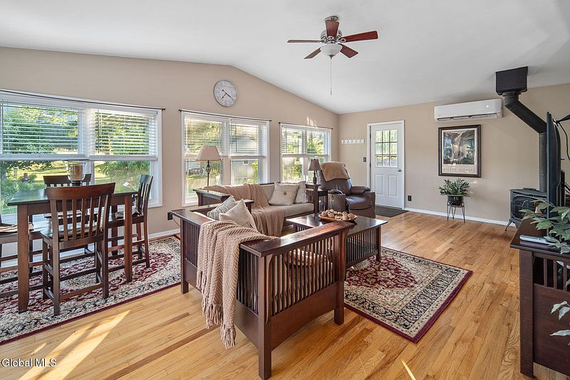 4th image of 171 Picard Road