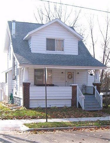 1st image of 942 Silvercrest Ave