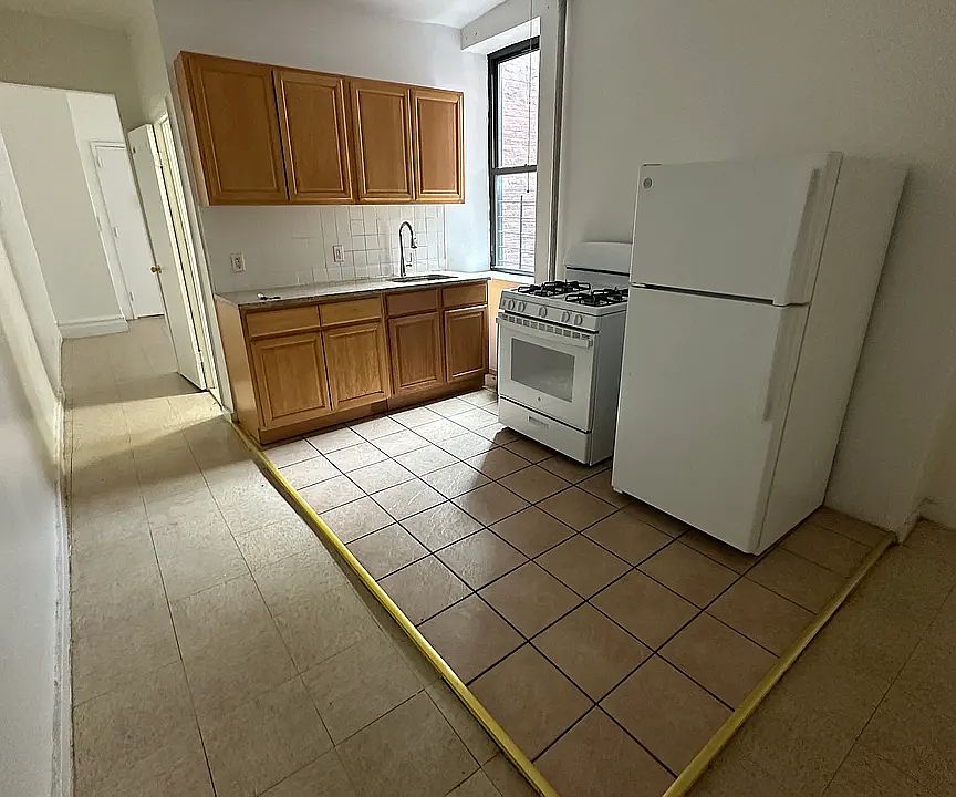 1st image of 453 Pennsylvania Ave #14