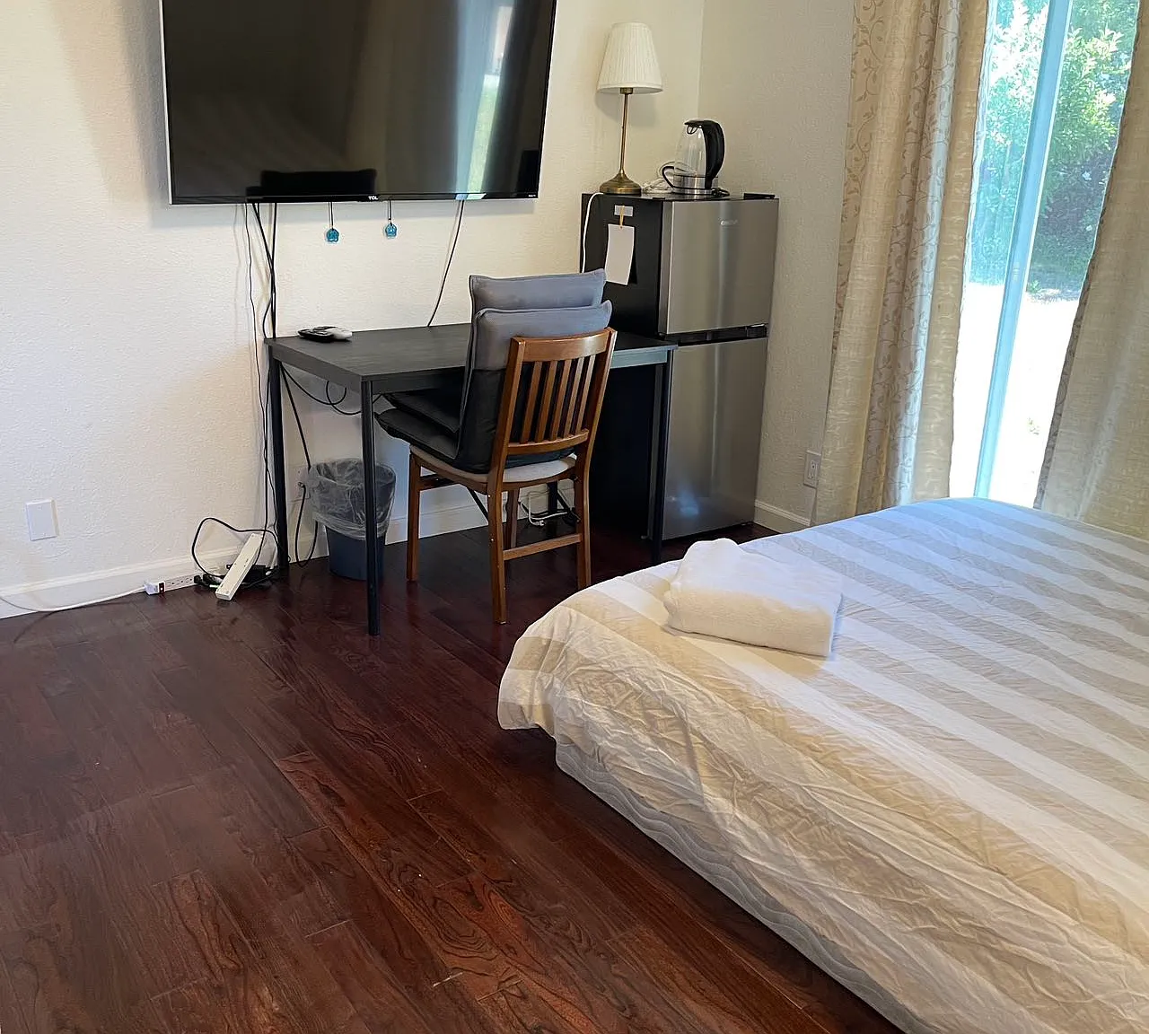 7572 Sutton Ln — Photo 2