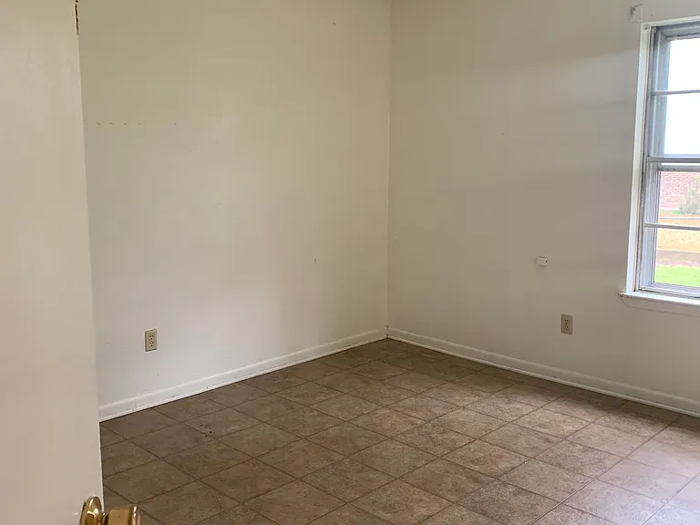 909 Tammy Dr — Photo 10