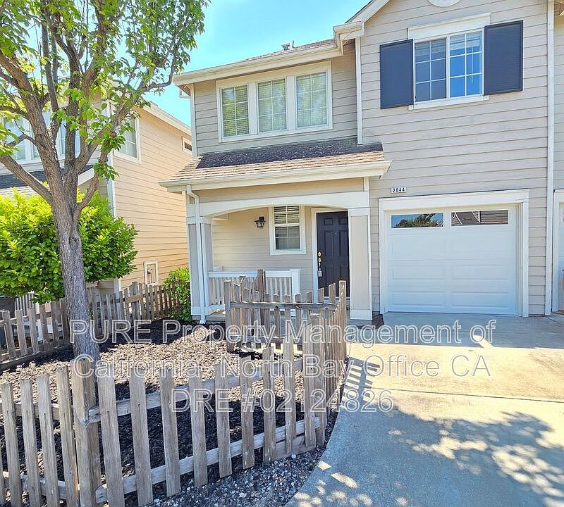 1st image of 2044 Easton Dr
