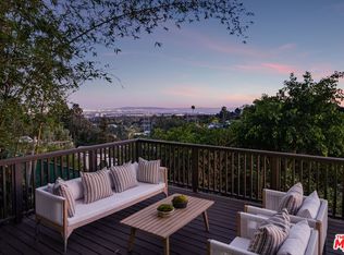 1030 N Kenter Ave, Los Angeles, CA 90049