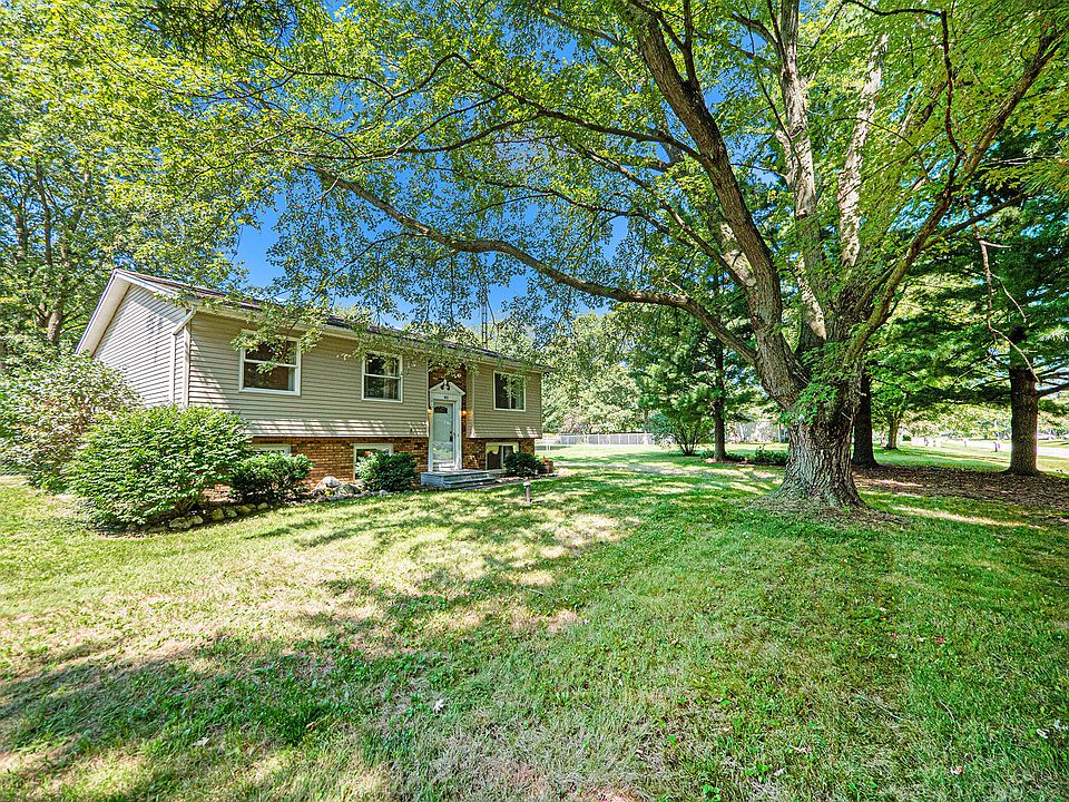 1st image of 460 Maitland Dr