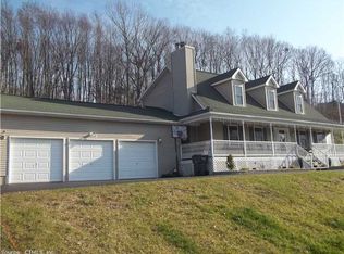 252 McCormick Ln, Middletown, CT 06457