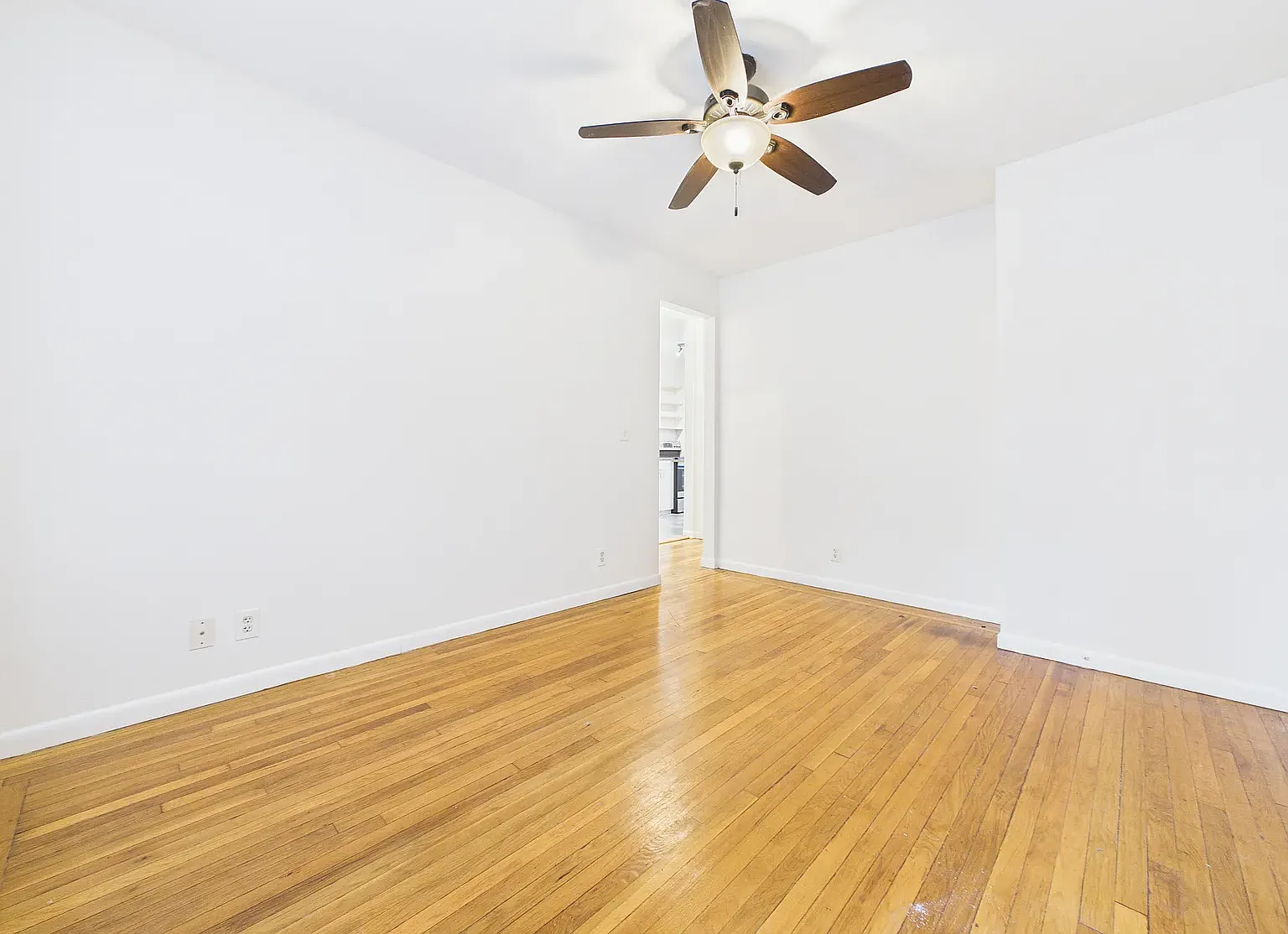 311 West 19th Street — Photo 2