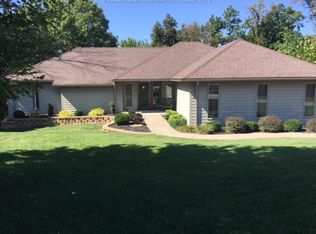 1055 Lakeview Dr, Cross Lanes, WV 25313