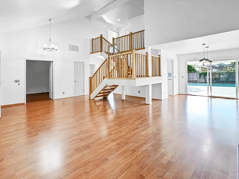 720 Toulouse Ct — Photo 7