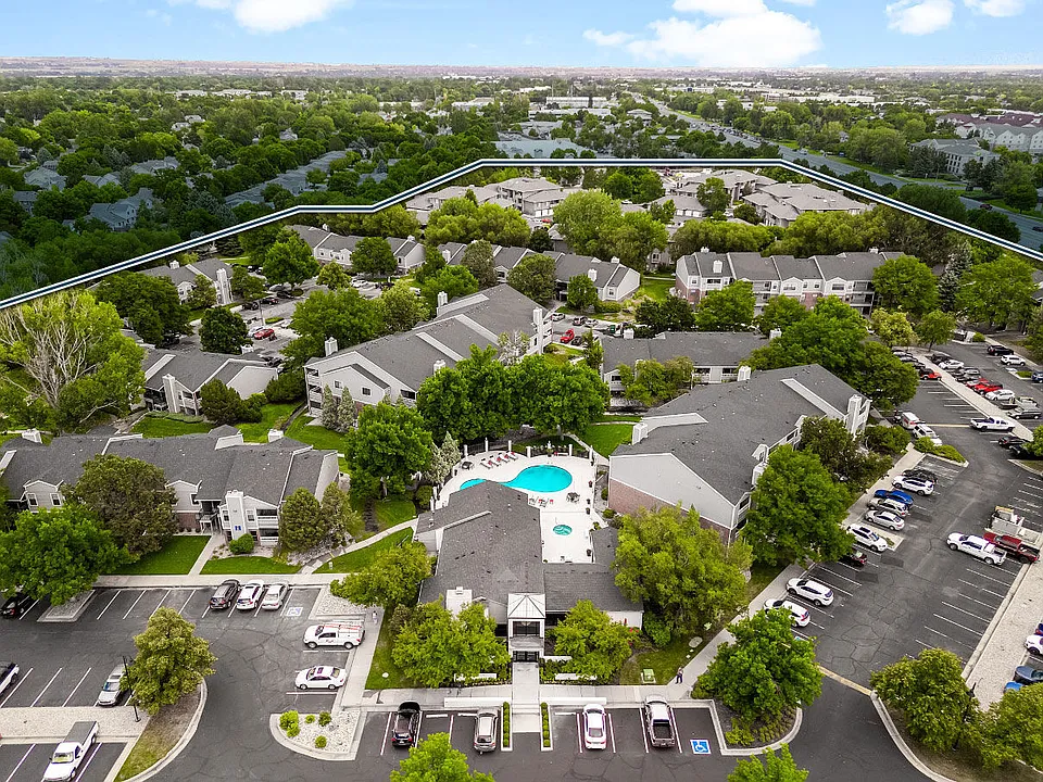 Courtney Park apartments community photo