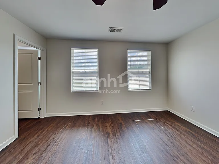 204 Castlebrook Dr — Photo 9