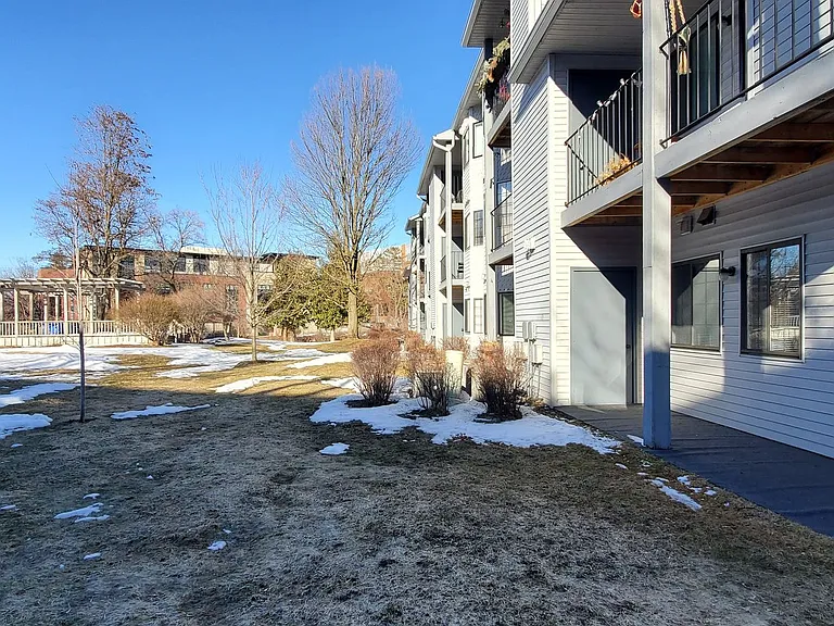 621 Riverine Dr #101 — Photo 22