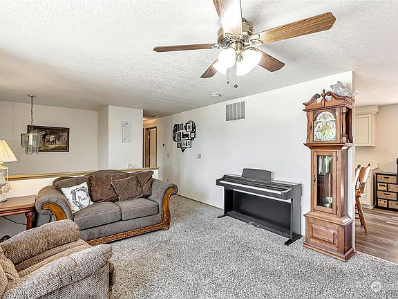 3rd image of 9901 2nd Avenue Ct E