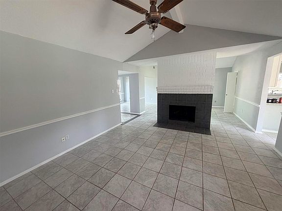 4th image of 3403 Woodstream Pl