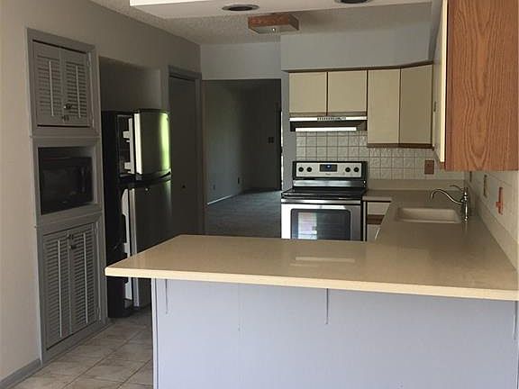 3rd image of 3032 Cape Henry Ct