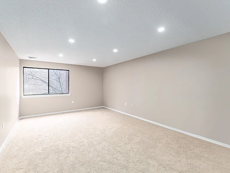48A311 Avonwood Rd #311 — Photo 12