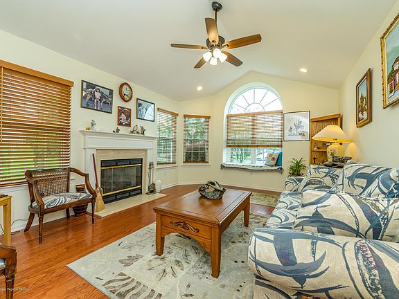 5th image of 3575 Vicari Ave
