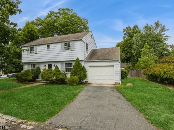 25 Baltusrol Way, Millburn Twp., NJ 07078