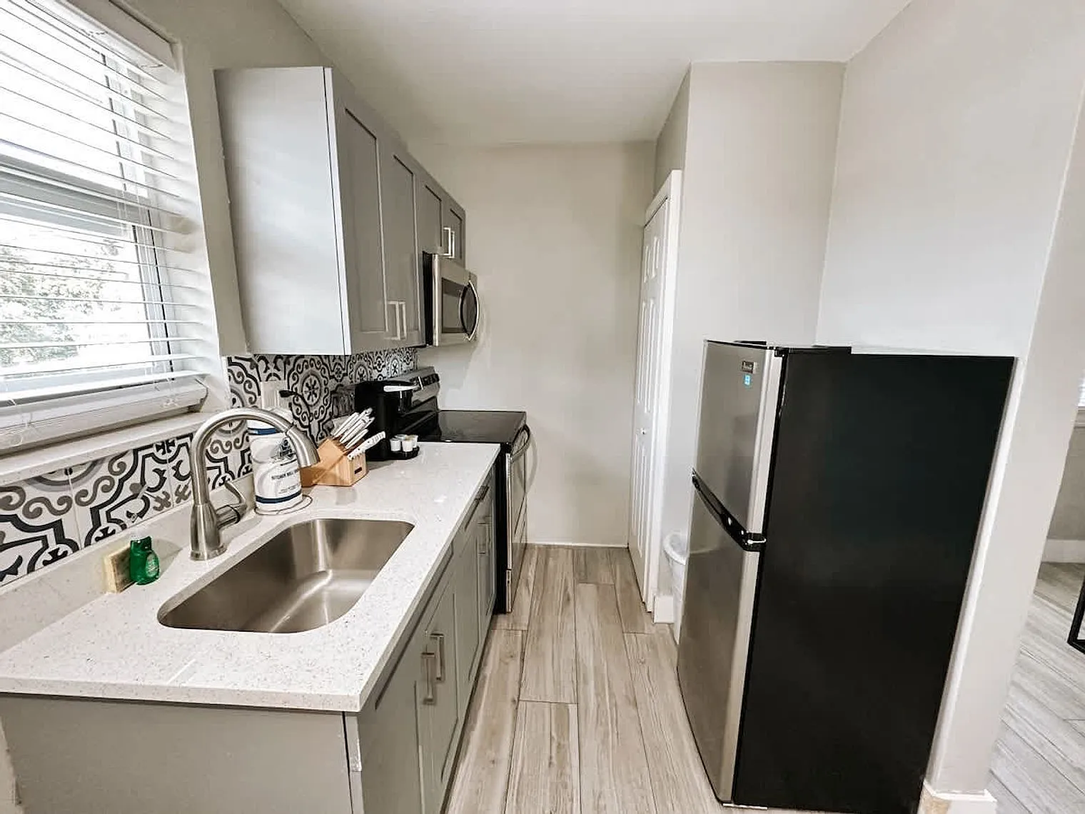 1 bed, 1.0 bath, 613 sqft, $1,922 — Photo 4
