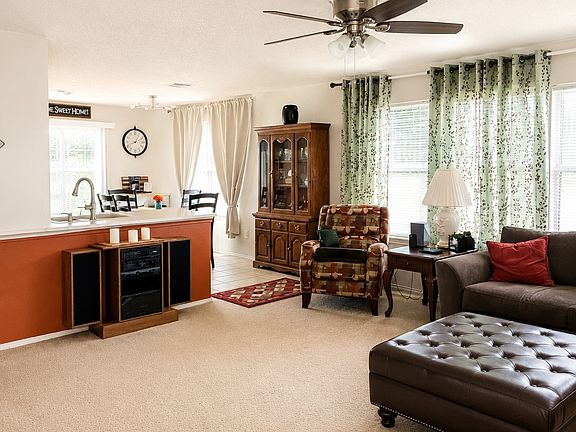 2nd image of 1606 Pin Oak Trl