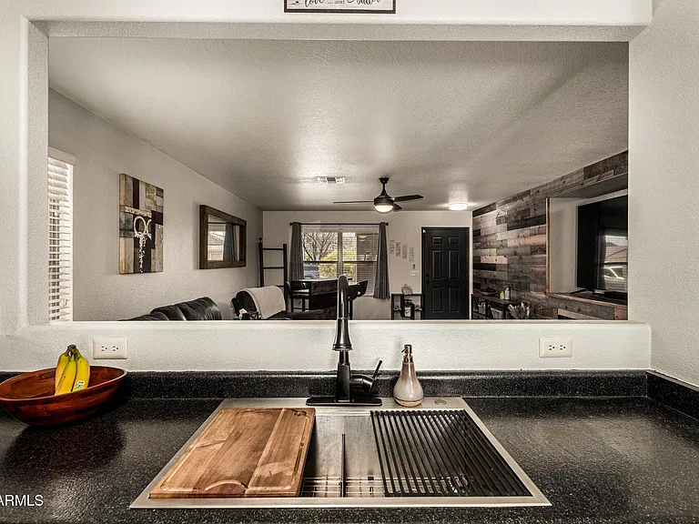 3032 W Red Fox Rd — Photo 13