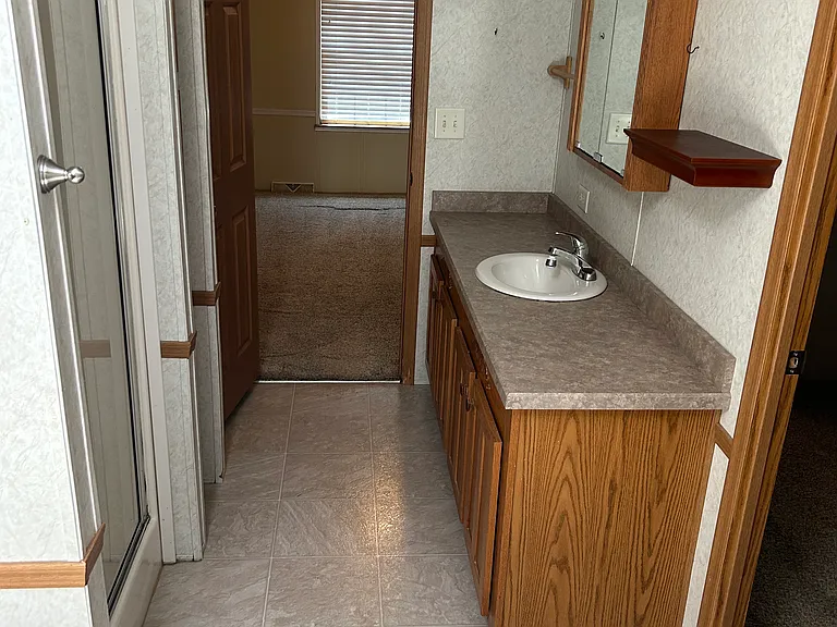 1499 W Wylie Ave — Photo 4