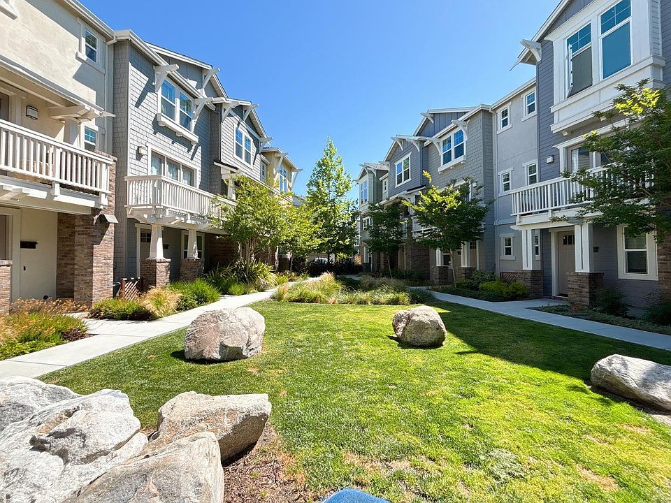 1st image of 836 Gridley Ter Unit 3