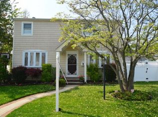 321 Evans Ave, Oceanside, NY 11572