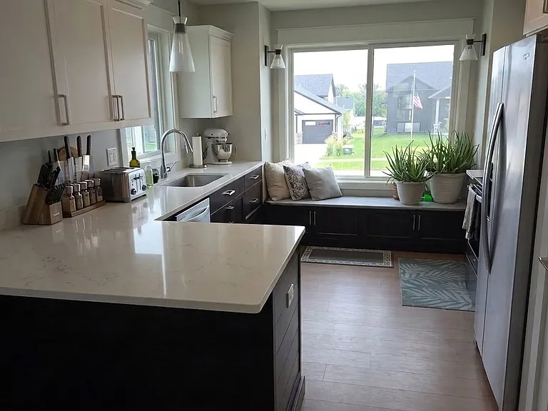 1842 Brandt Dr NE — Photo 2