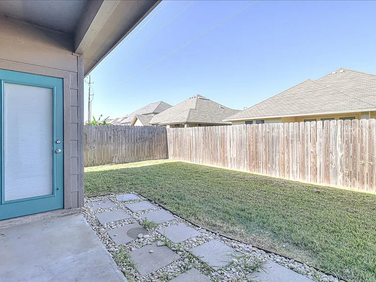 2217 Ibis — Photo 40