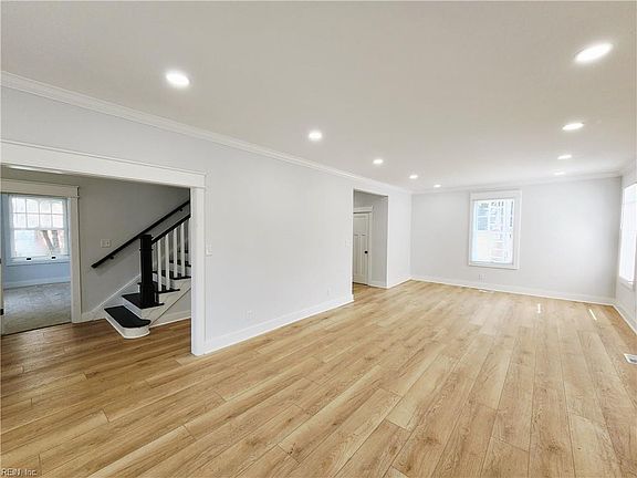 4th image of 245 Broad St