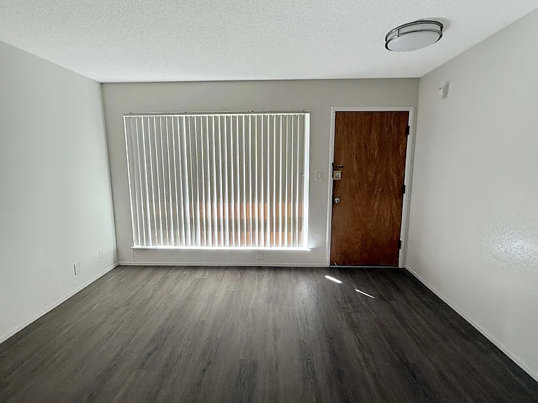 480 Crescent — Photo 29