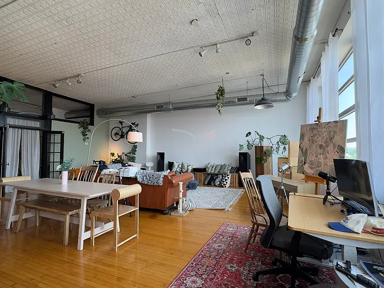 2410 W North Ave #R — Photo 4