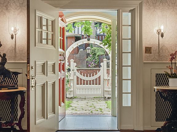5th image of 704 Amberson Ave