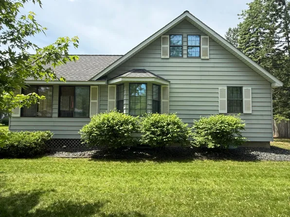 8428 Eastwood Rd, Mounds View, MN 55112