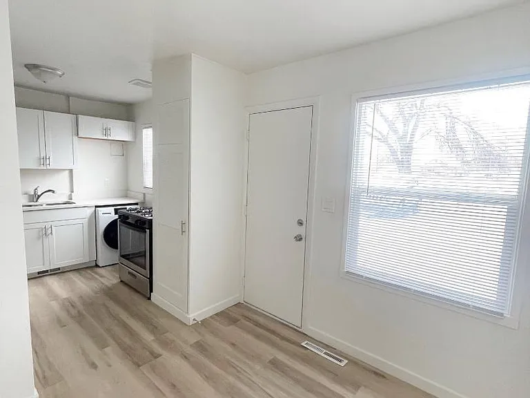 1054 W Goodyear Ave #F — Photo 1