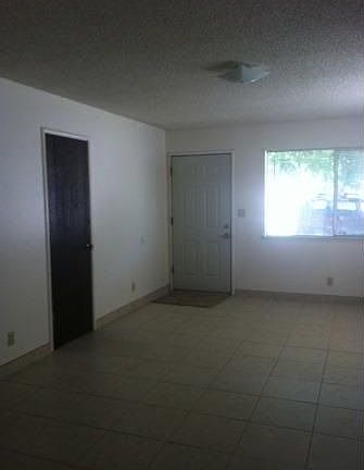 3rd image of 552 N East St