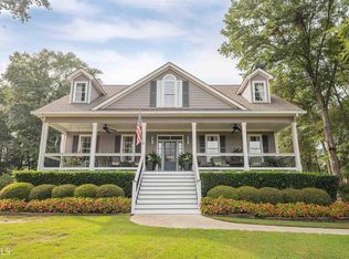 1306 Barrington Manor Dr, Loganville, GA 30052