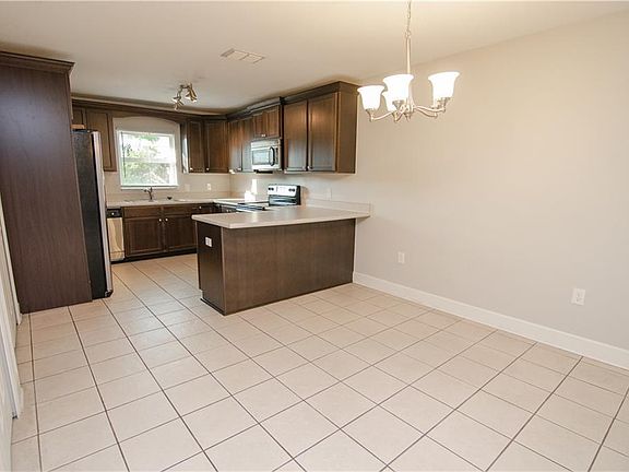 5th image of 5125 Lake Miriam Cir