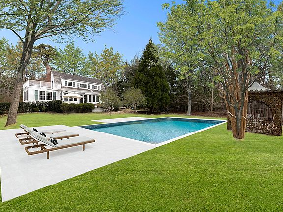 2nd image of 25 Grape Arbor Ln