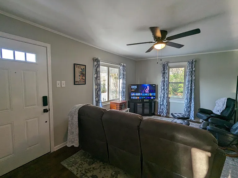 918 Gertrude Ave — Photo 7