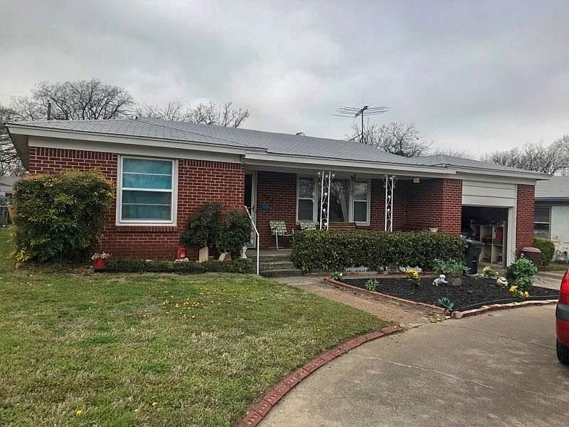 1st image of 504 Perry Dr