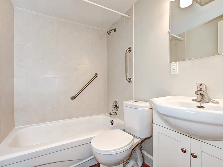 380 Forfar St E — Photo 20