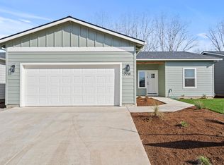 7918 27th St, White City, OR 97503